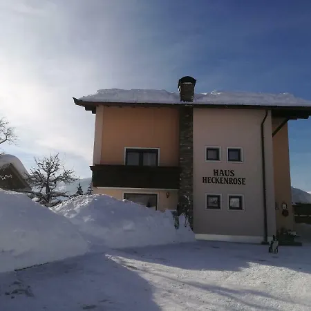 Haus Heckenrose ホームステイ *