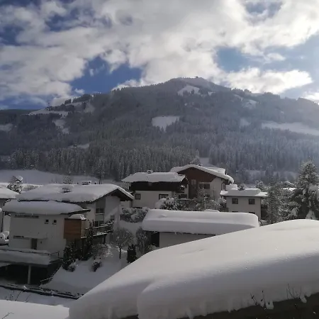 Haus Heckenrose ホームステイ *